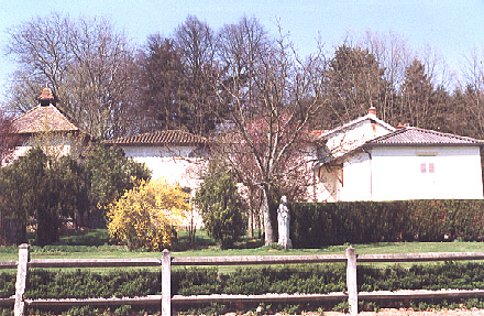 photo_ferme_batiments_l.jpg (95143 octets)