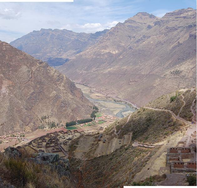 DSC_5018_P.JPG - Vue du temple et de Pisac tout en bas