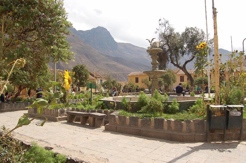 DSC_5206.JPG - La place d'armes d'Ollantaytambo