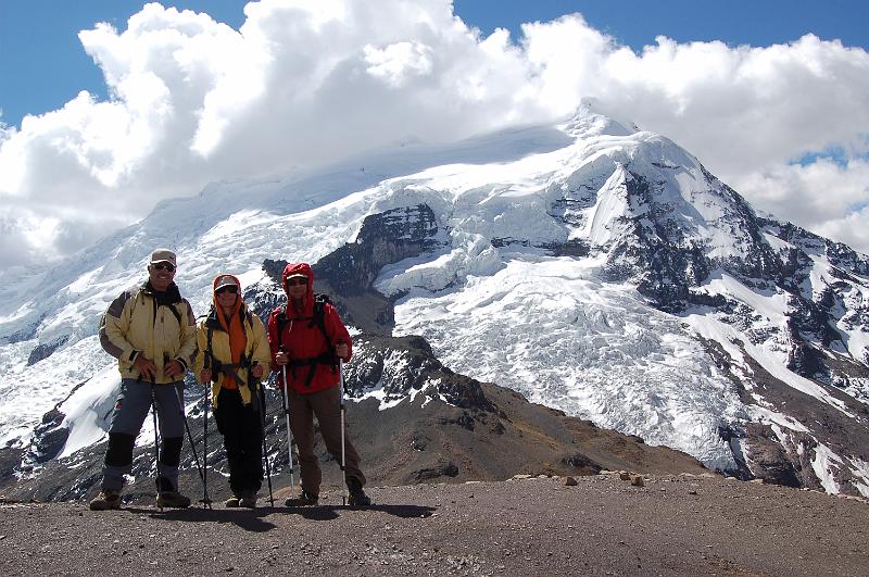 DSC_5863.JPG - Jean, Chantal et Alain devant le glacier sud de l'Ausangate.