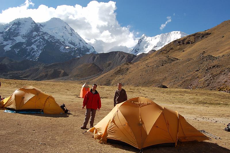 DSC_5888.JPG - Jean Pierre et Jocelyn: 3ème campement, c'est le camp de base pour l'Ausangate à 4600m.
