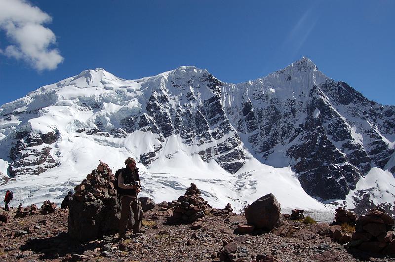 DSC_6133.JPG - Alain et le Nevado Puca Punta.